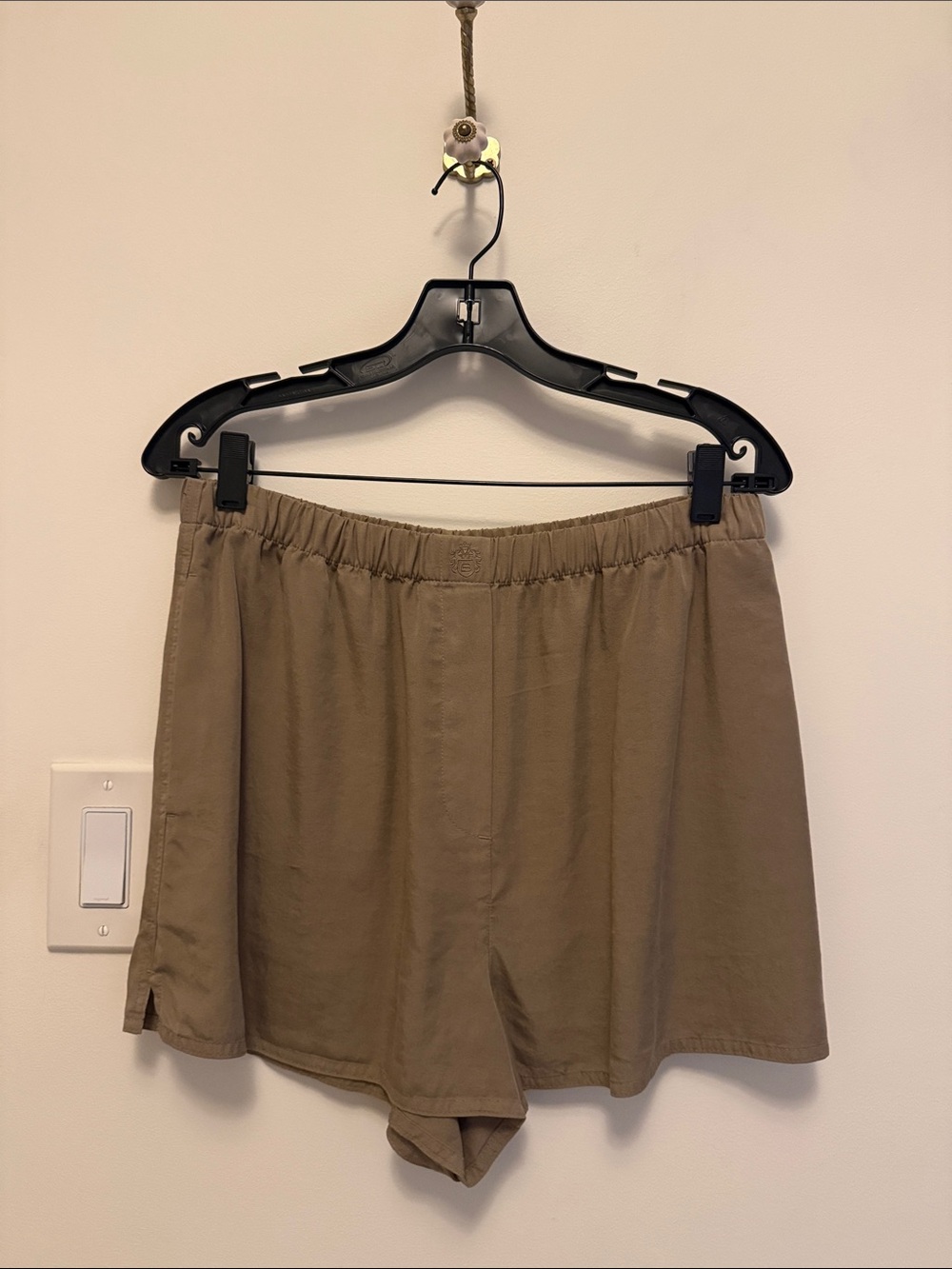 {Aritzia} Khaki Shorts